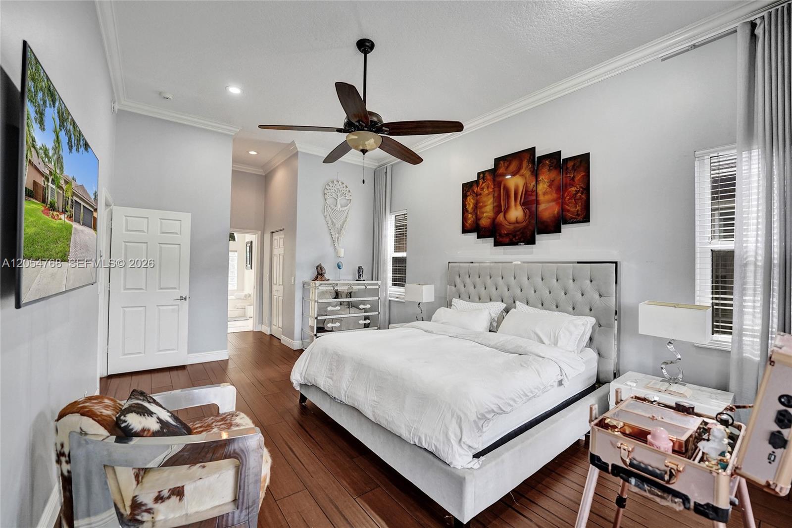 16366 N Mariposa Cir N