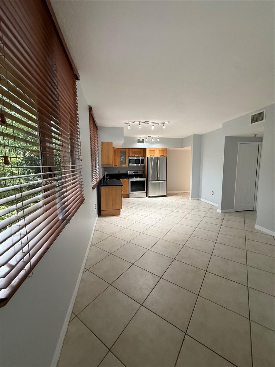 2630 SW 28th St # 33