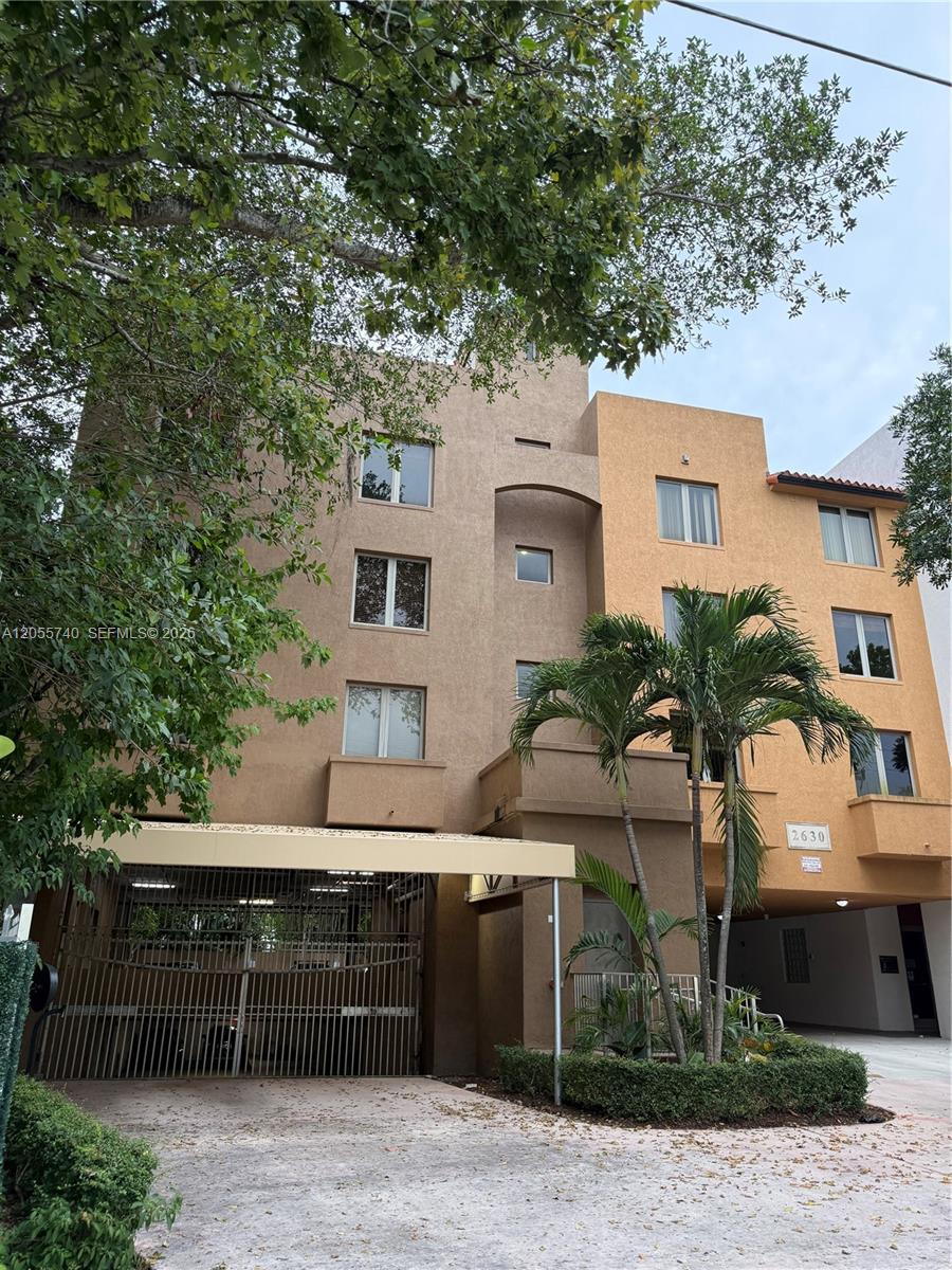 2630 SW 28th St # 33