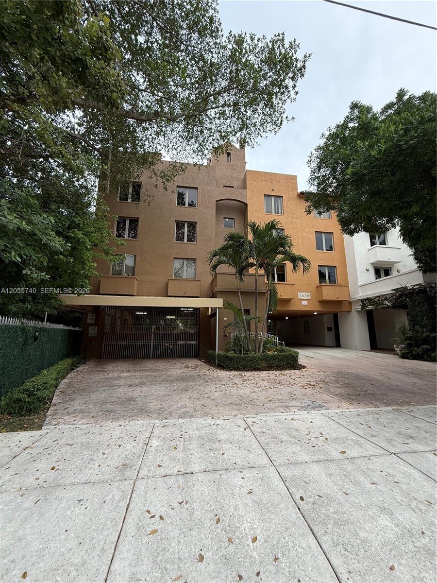 2630 SW 28th St # 33