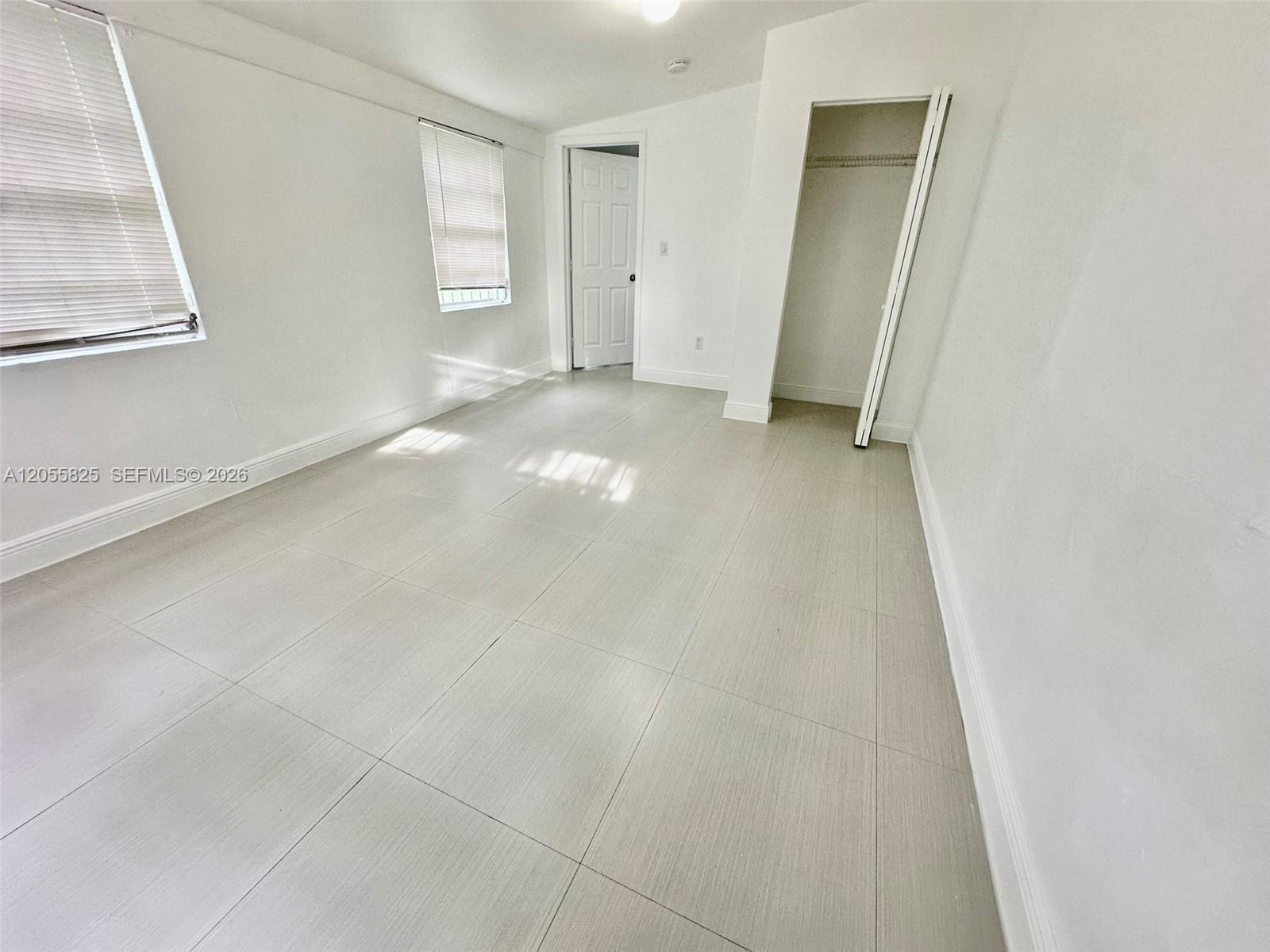 1050 NW 127th St Unit: .