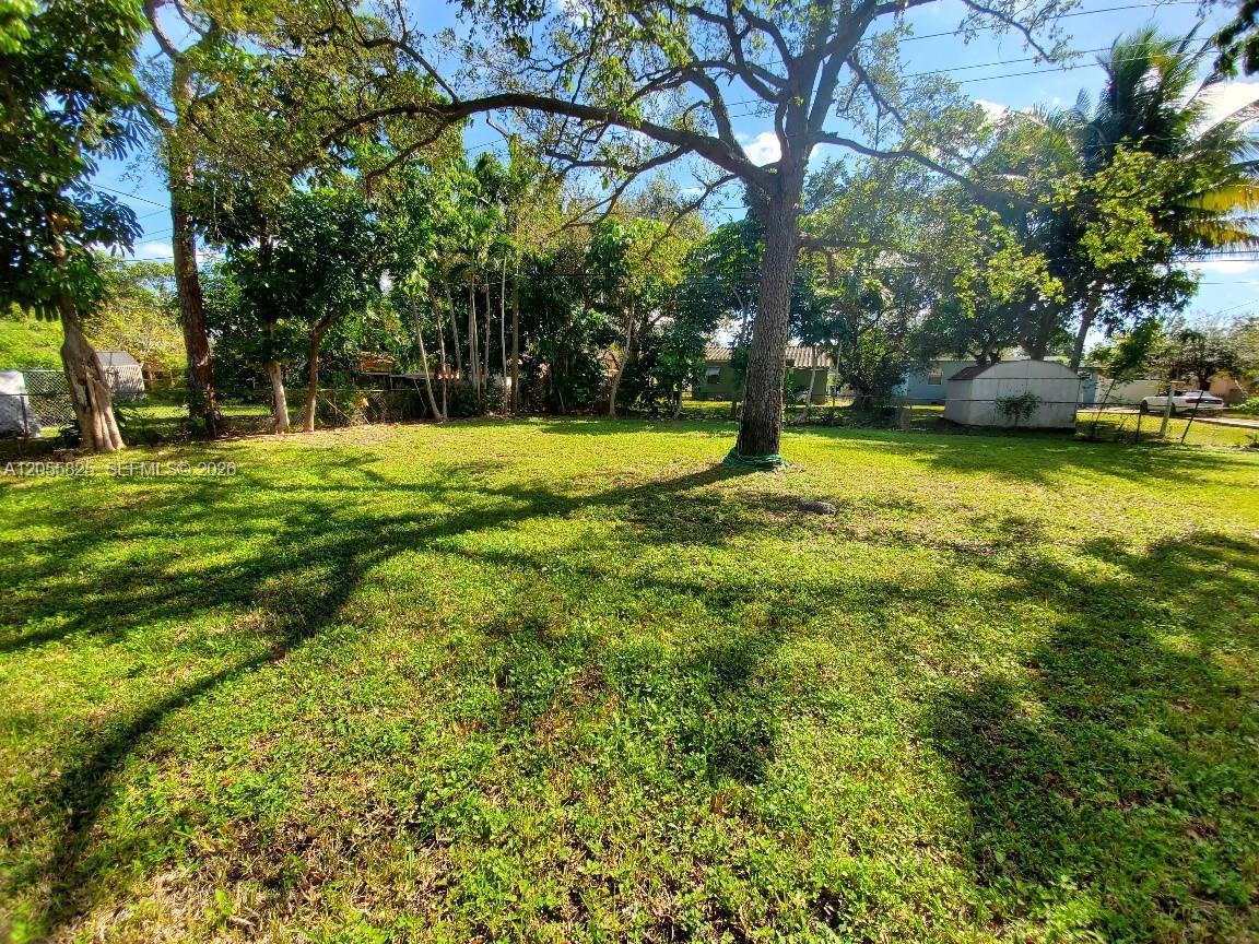 1050 NW 127th St Unit: .