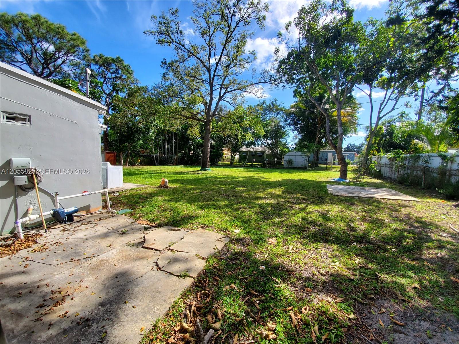 1050 NW 127th St Unit: .