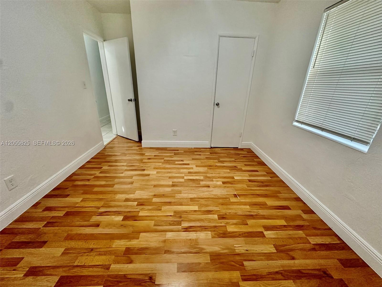 1050 NW 127th St Unit: .