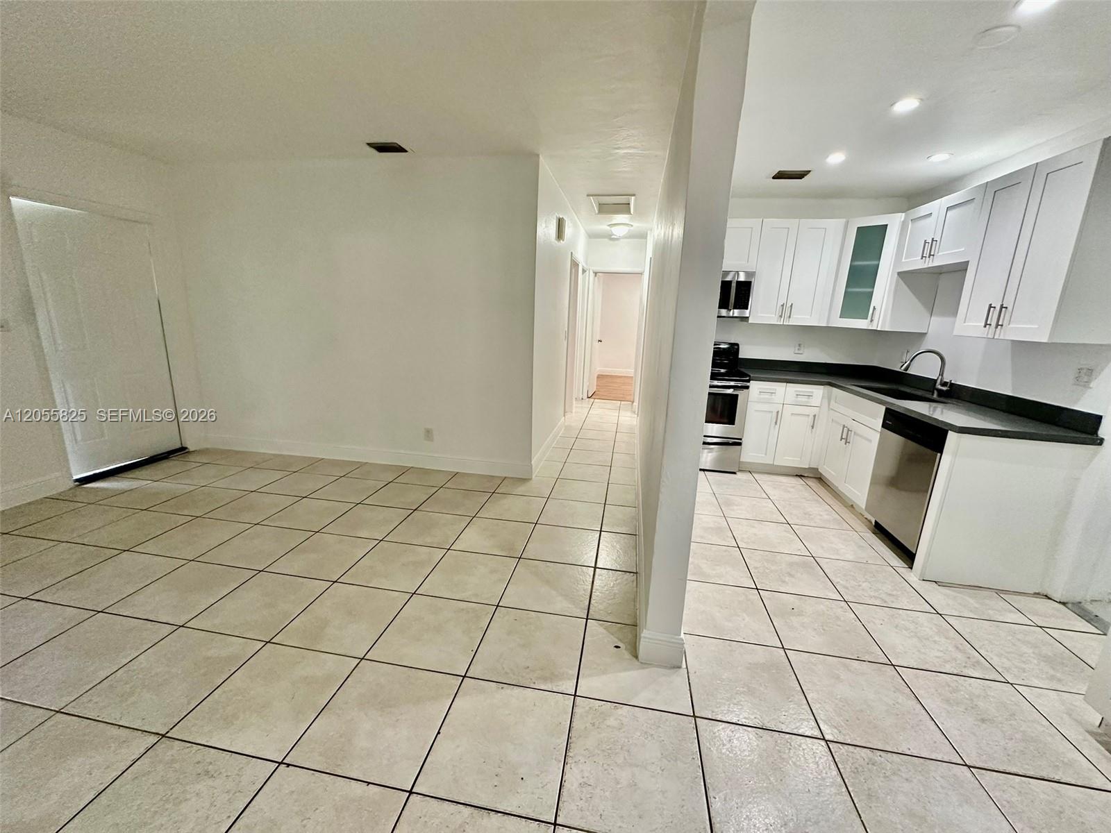 1050 NW 127th St Unit: .