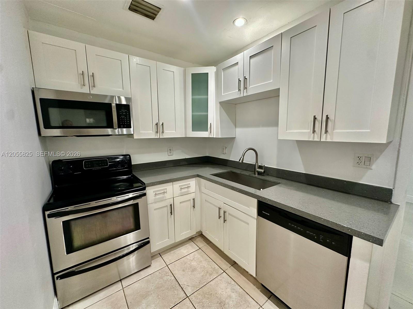 1050 NW 127th St Unit: .