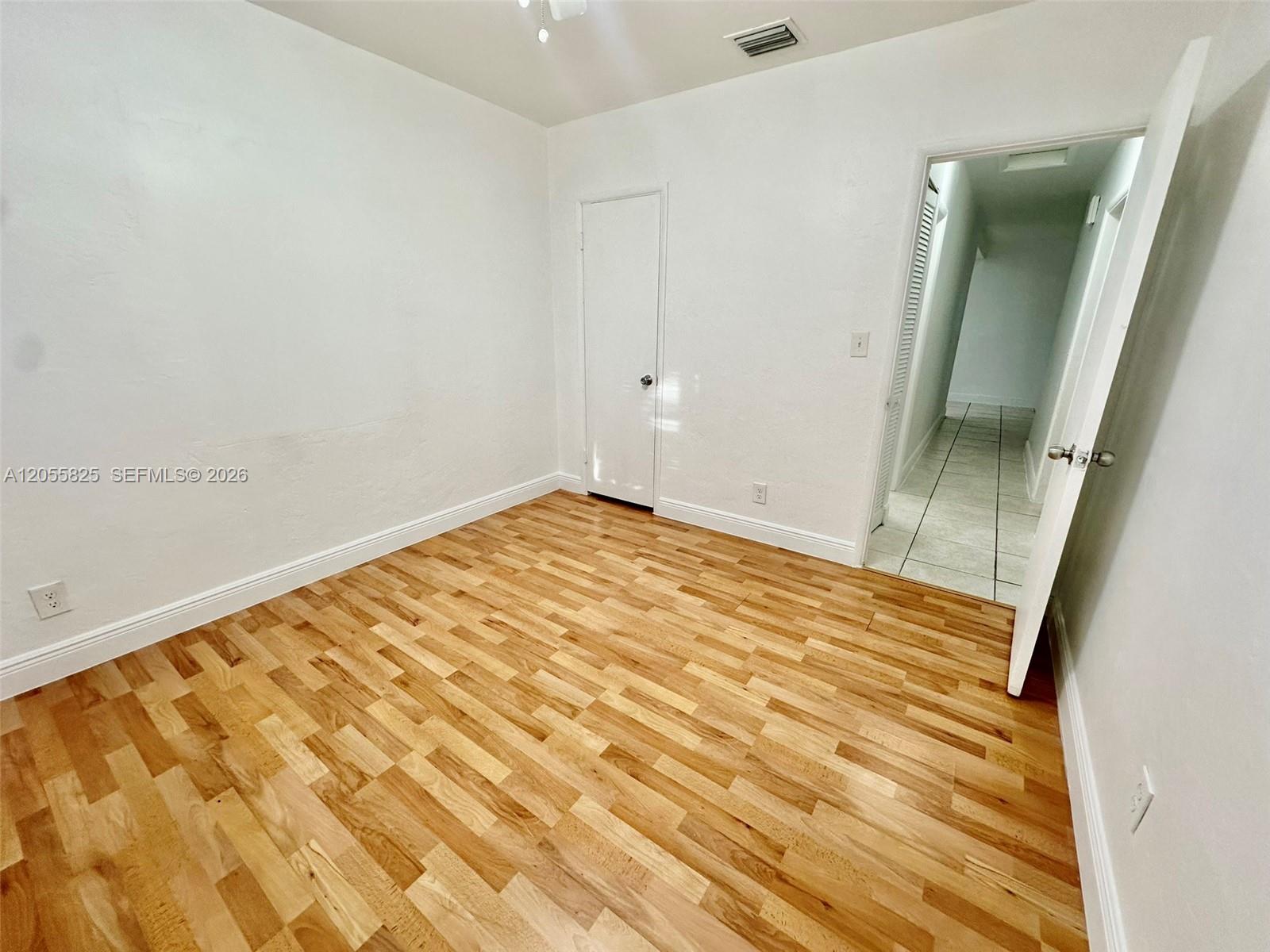 1050 NW 127th St Unit: .