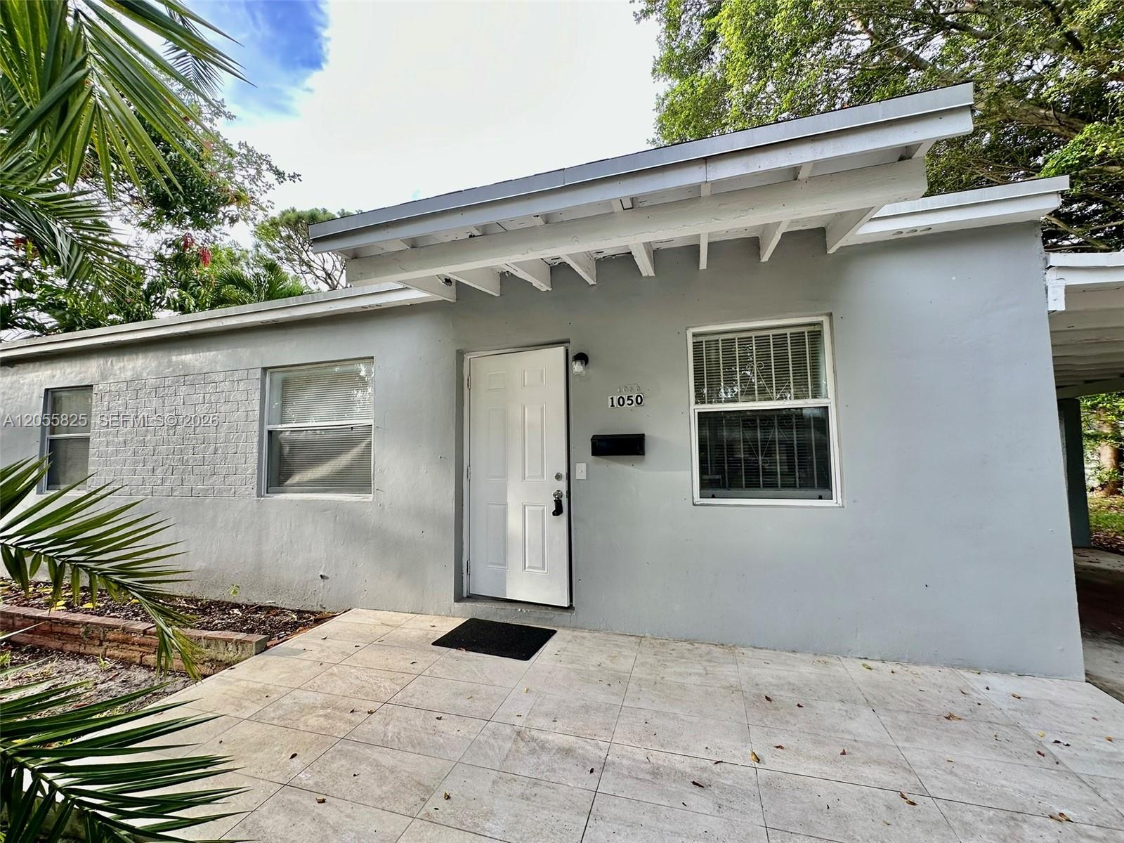 1050 NW 127th St Unit: .