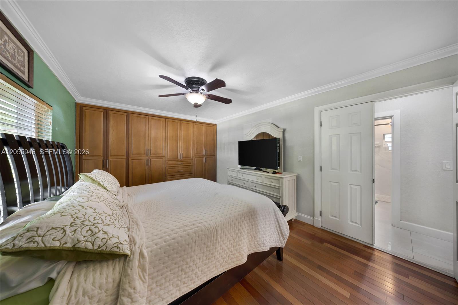 5862 W 2nd Ct