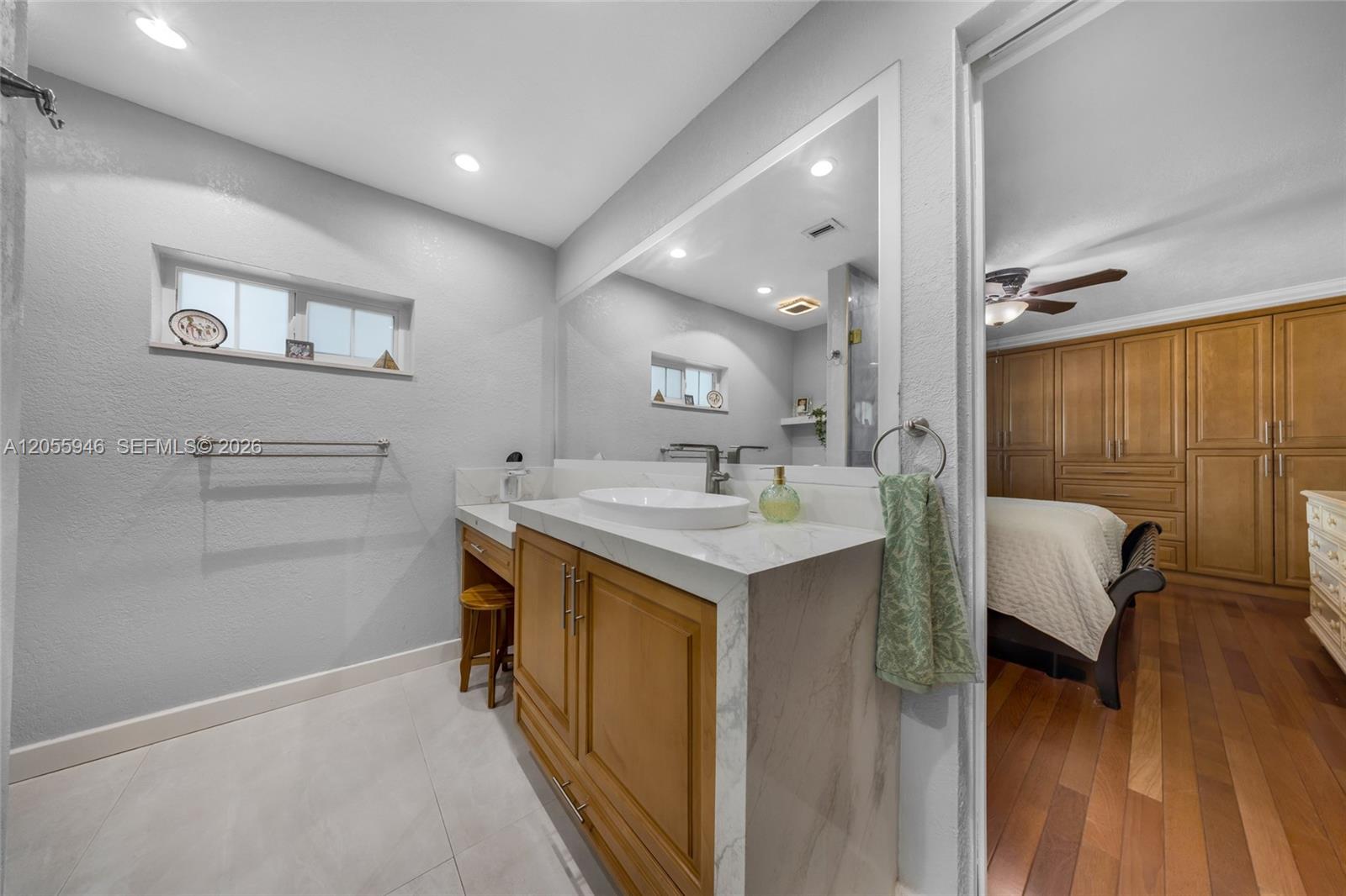 5862 W 2nd Ct