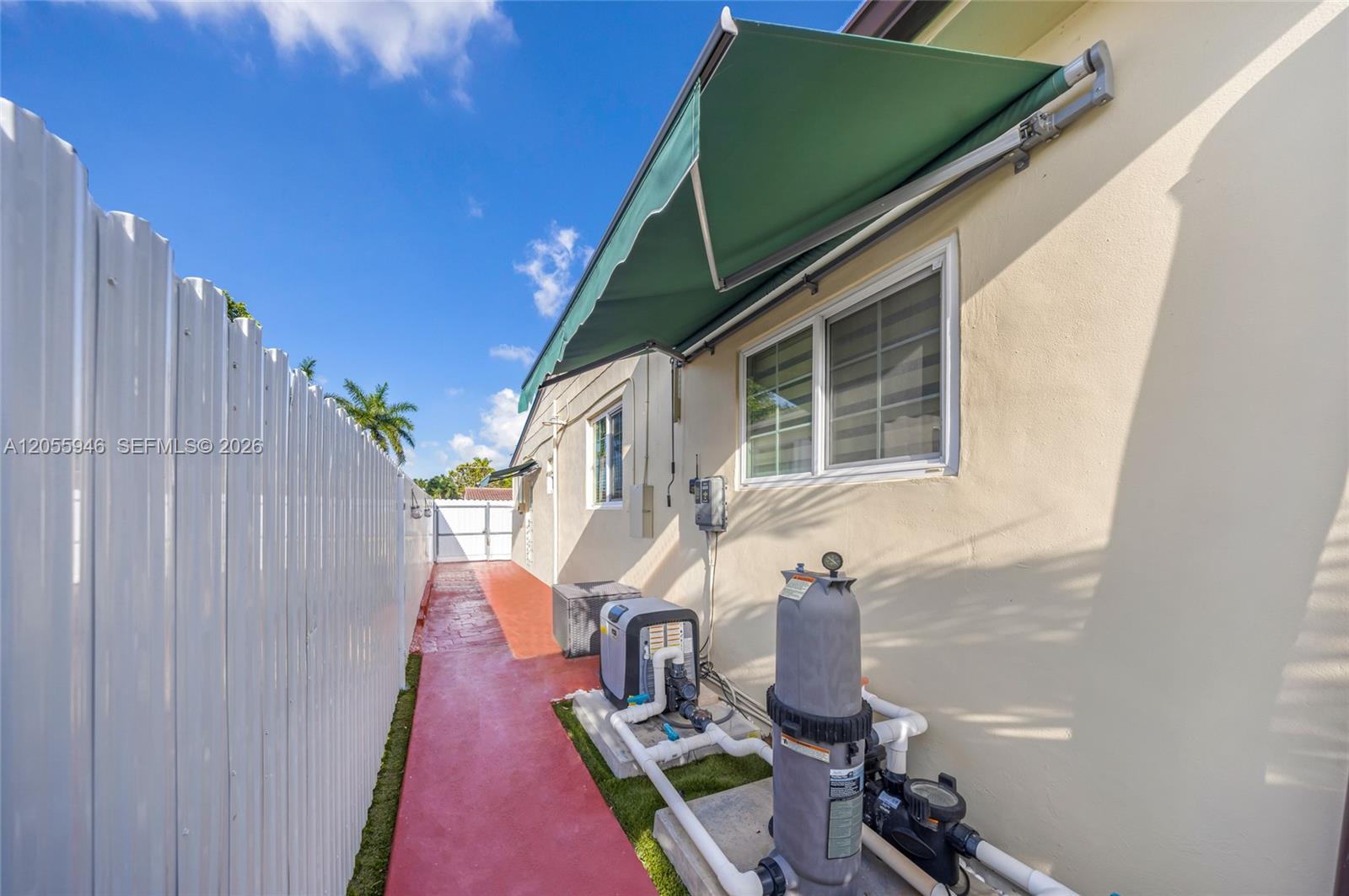 5862 W 2nd Ct