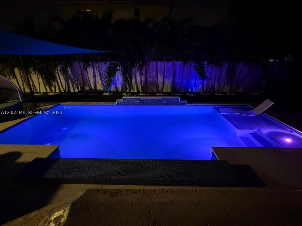 5862 W 2nd Ct