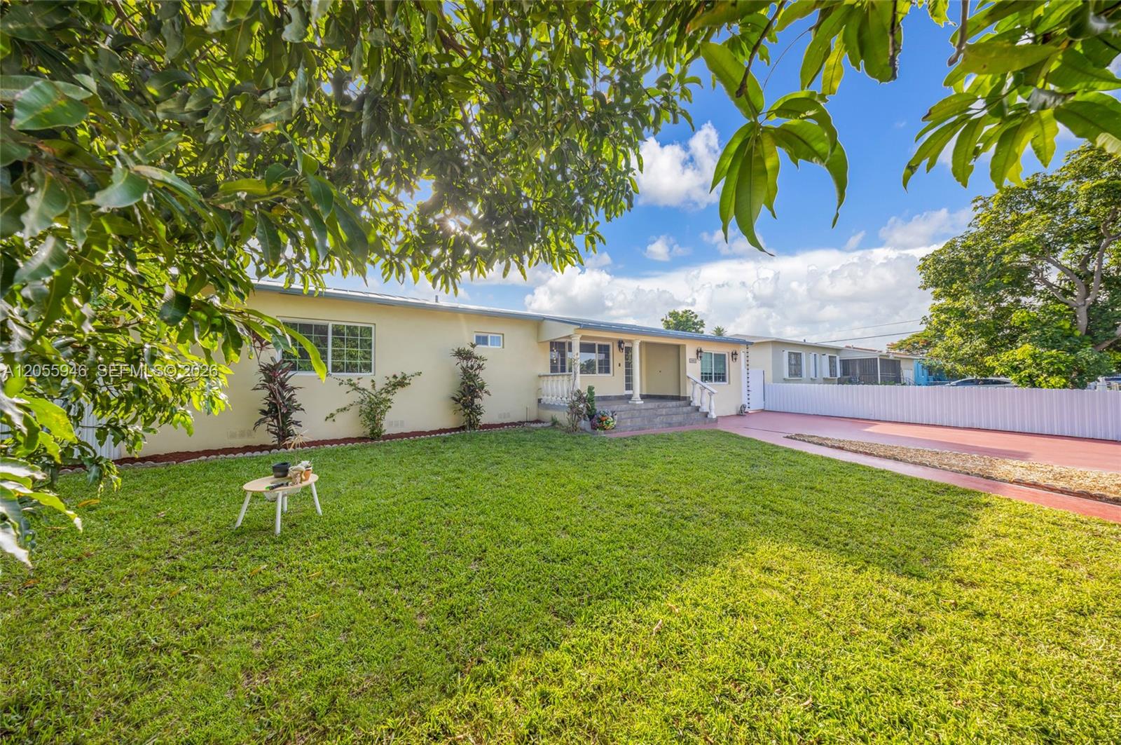 5862 W 2nd Ct