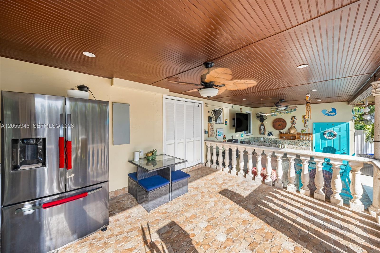 5862 W 2nd Ct