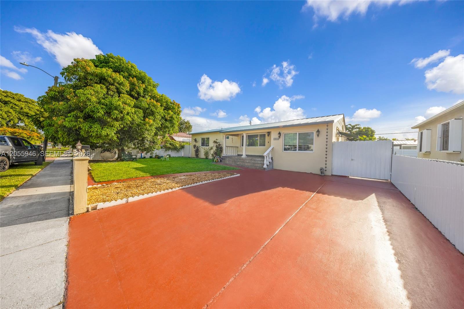 5862 W 2nd Ct