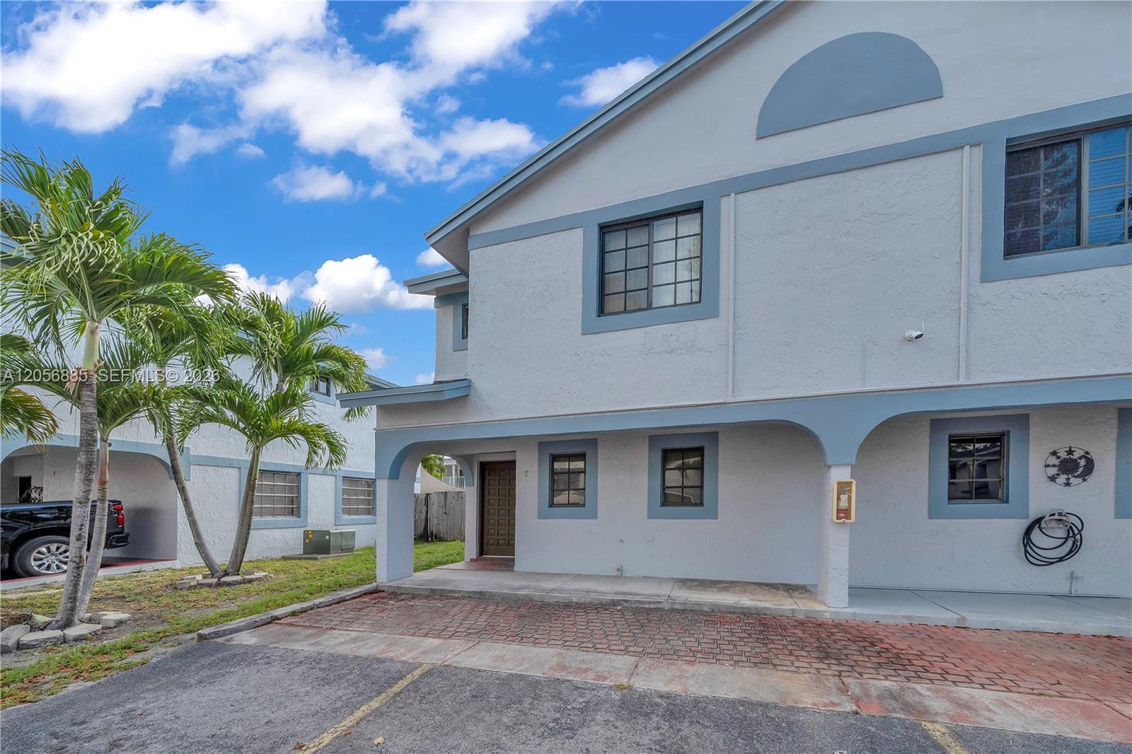 1535 SW 122nd Ave # 7 Unit: 3-7