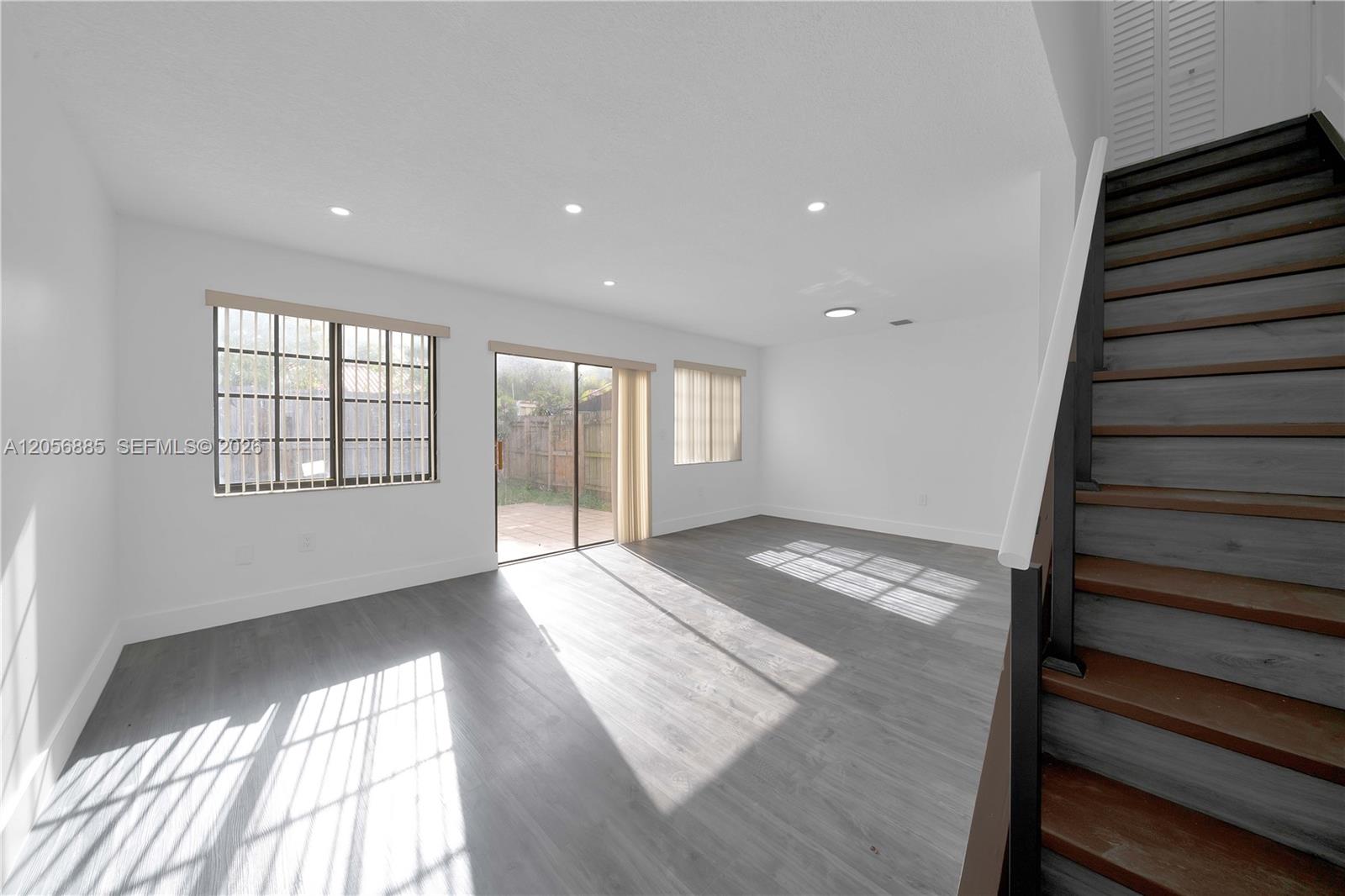 1535 SW 122nd Ave # 7 Unit: 3-7