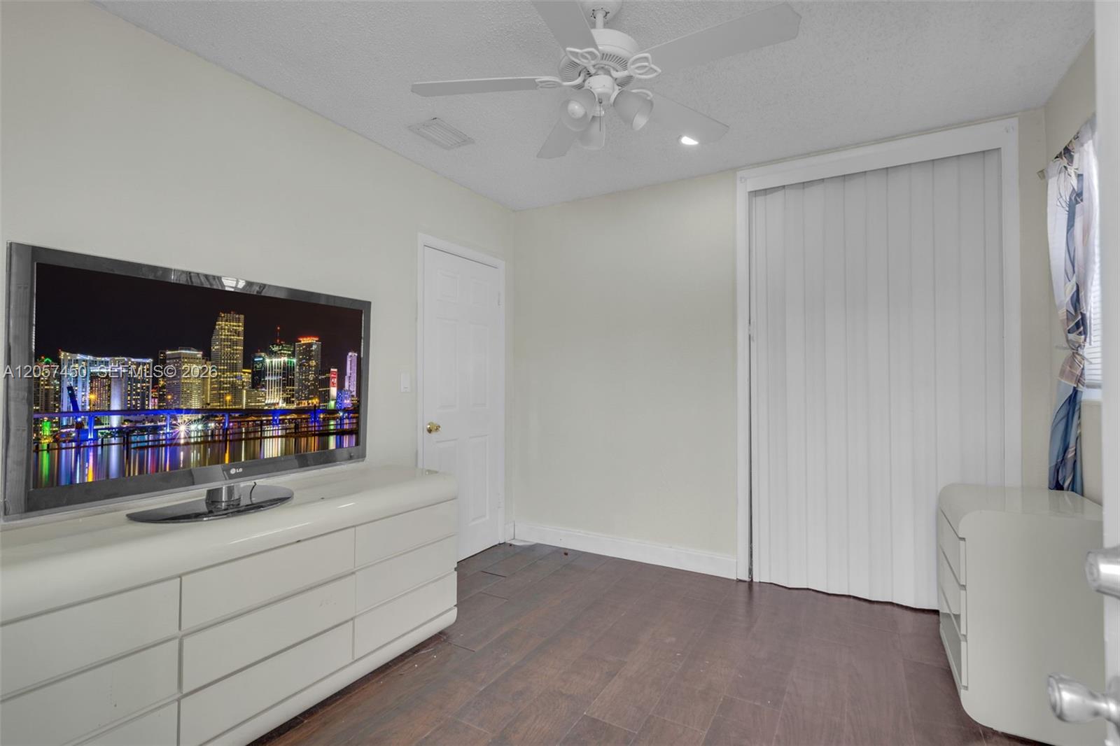 1207 Chateau Park Dr