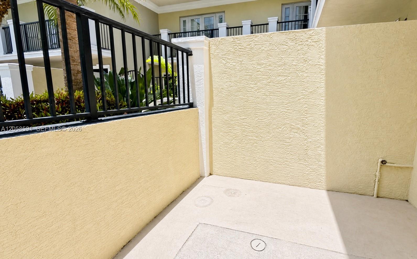1000 Palm Trl # 10