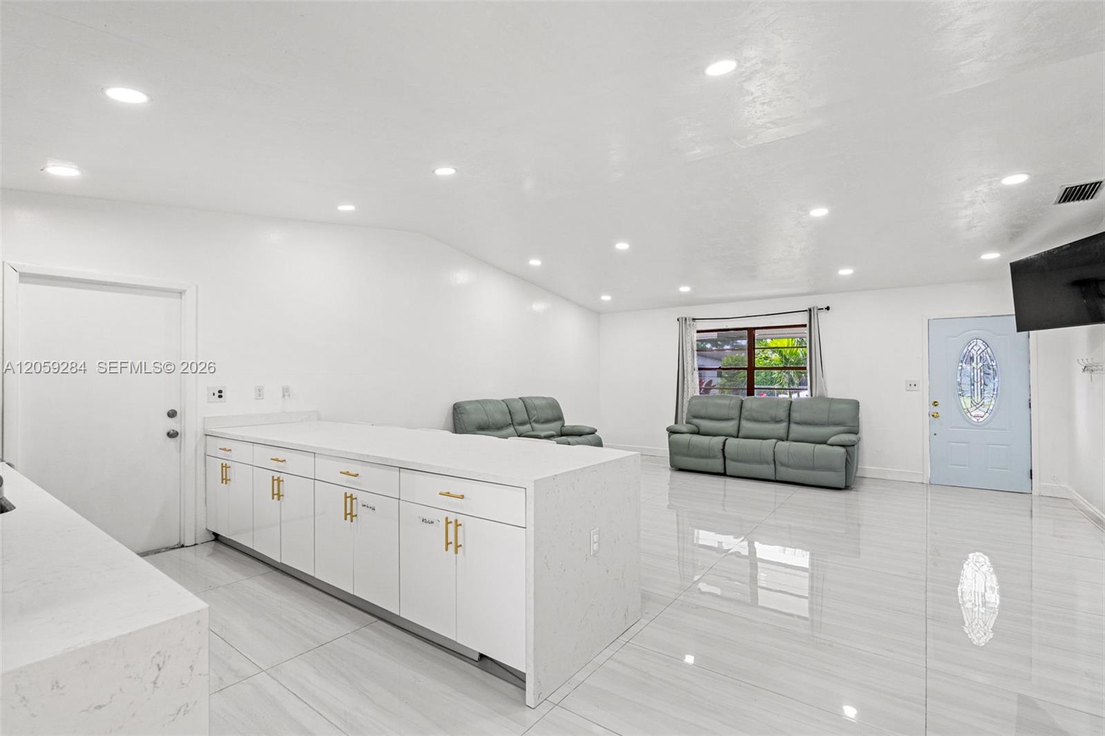 364 NW 17th Ct