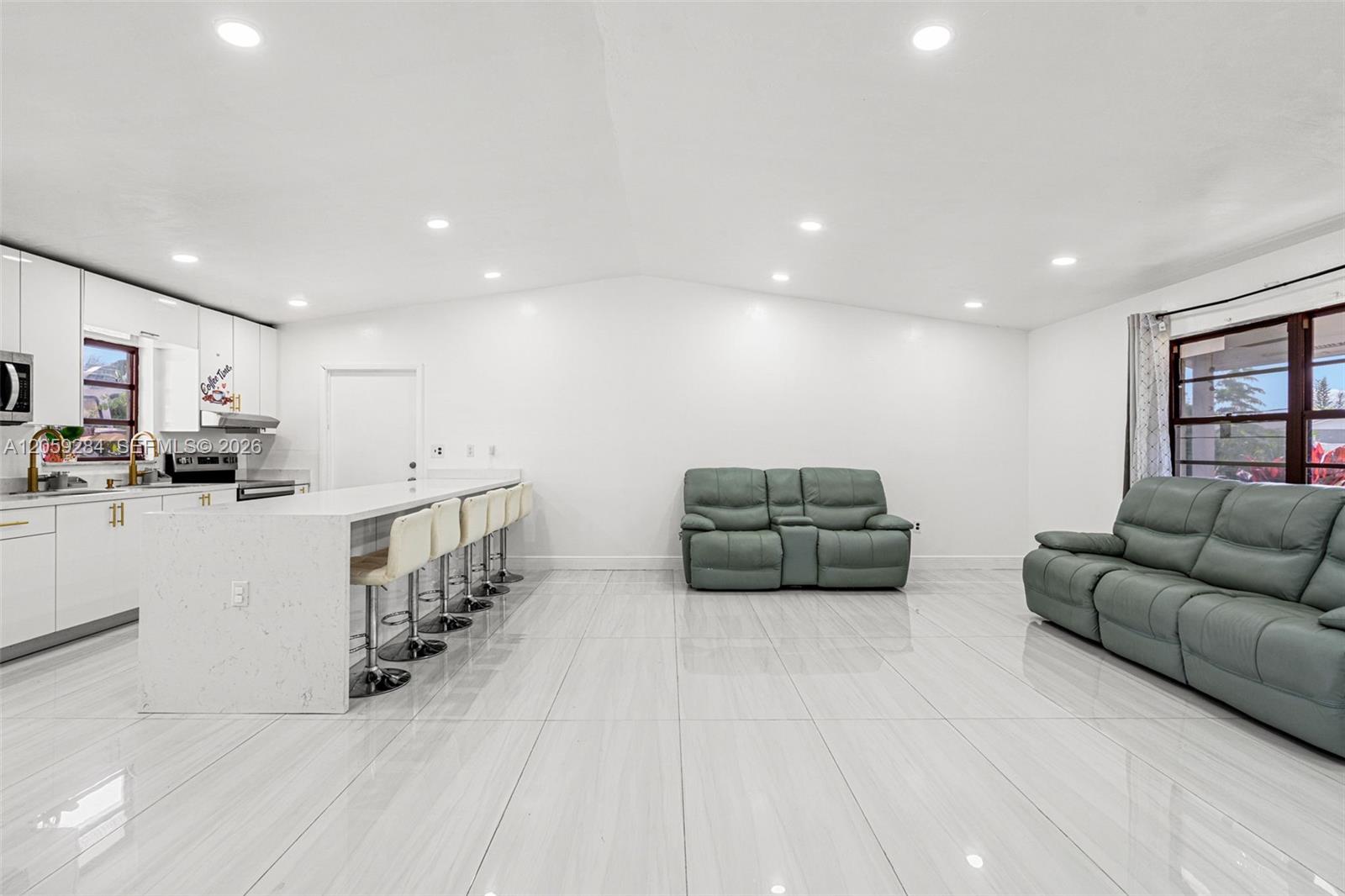 364 NW 17th Ct