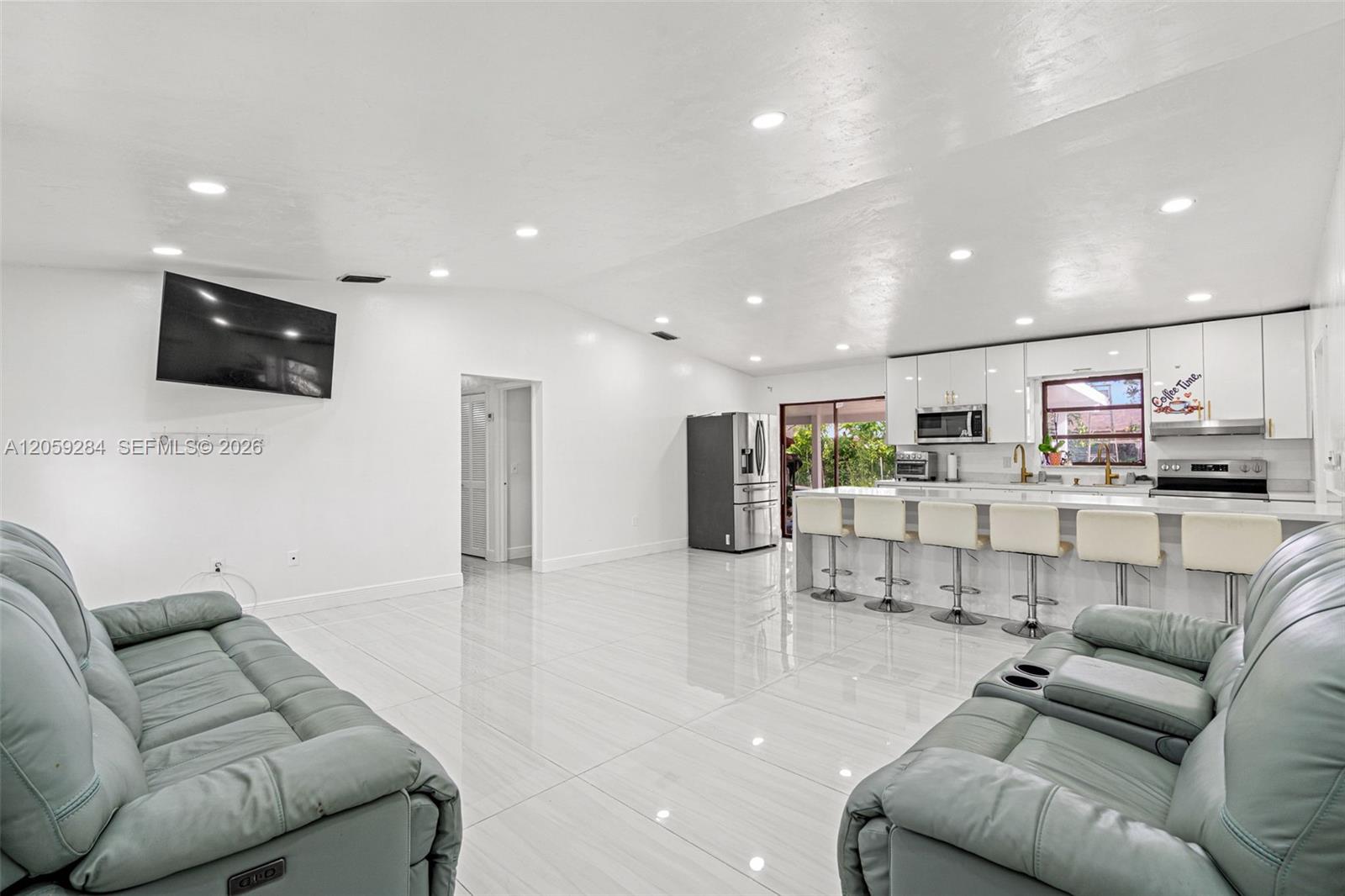 364 NW 17th Ct
