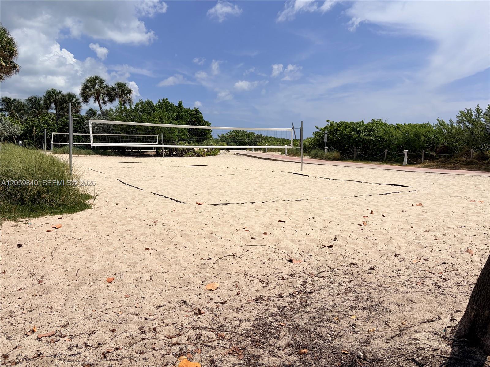 7600 Collins Ave # 1008