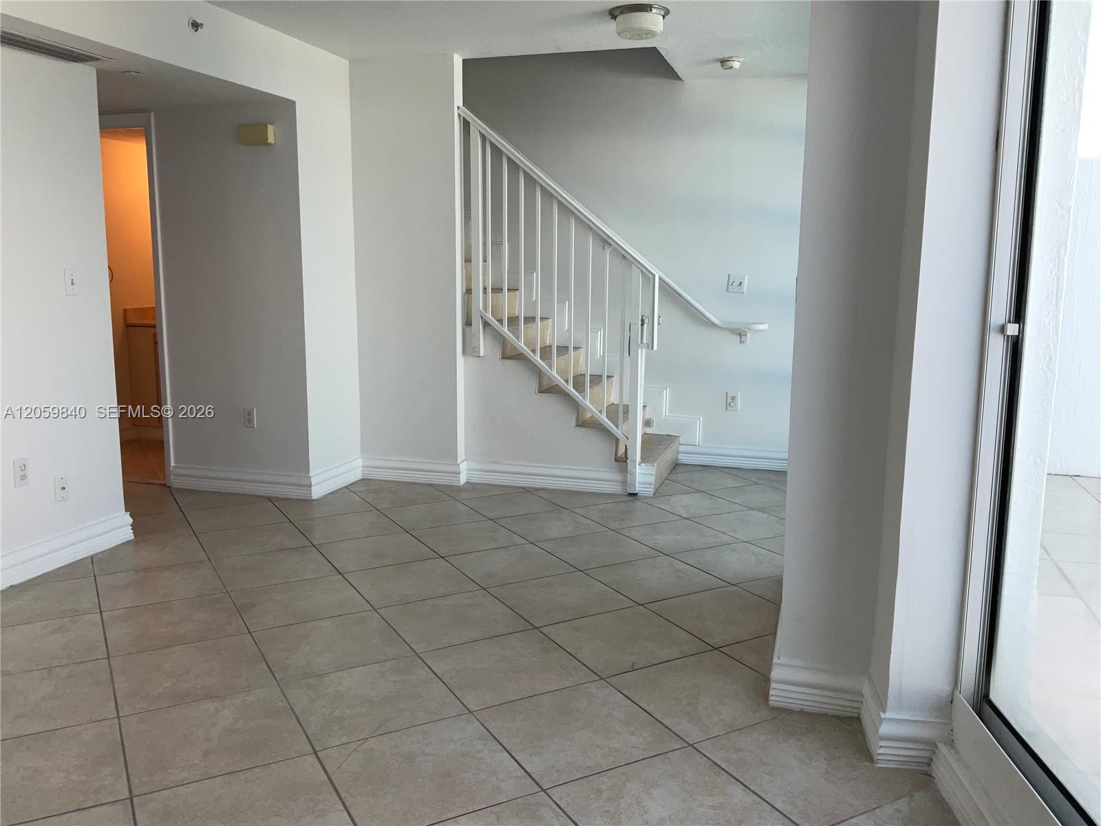 7600 Collins Ave # 1008