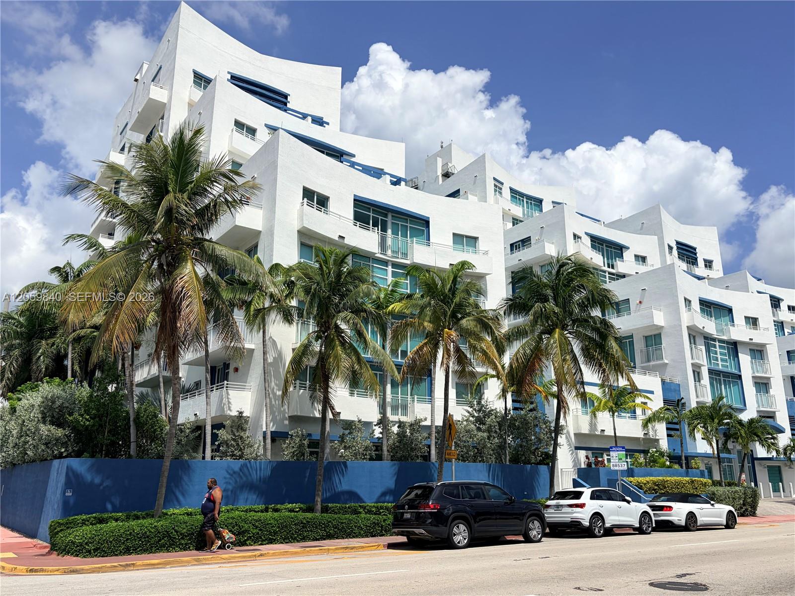 7600 Collins Ave # 1008