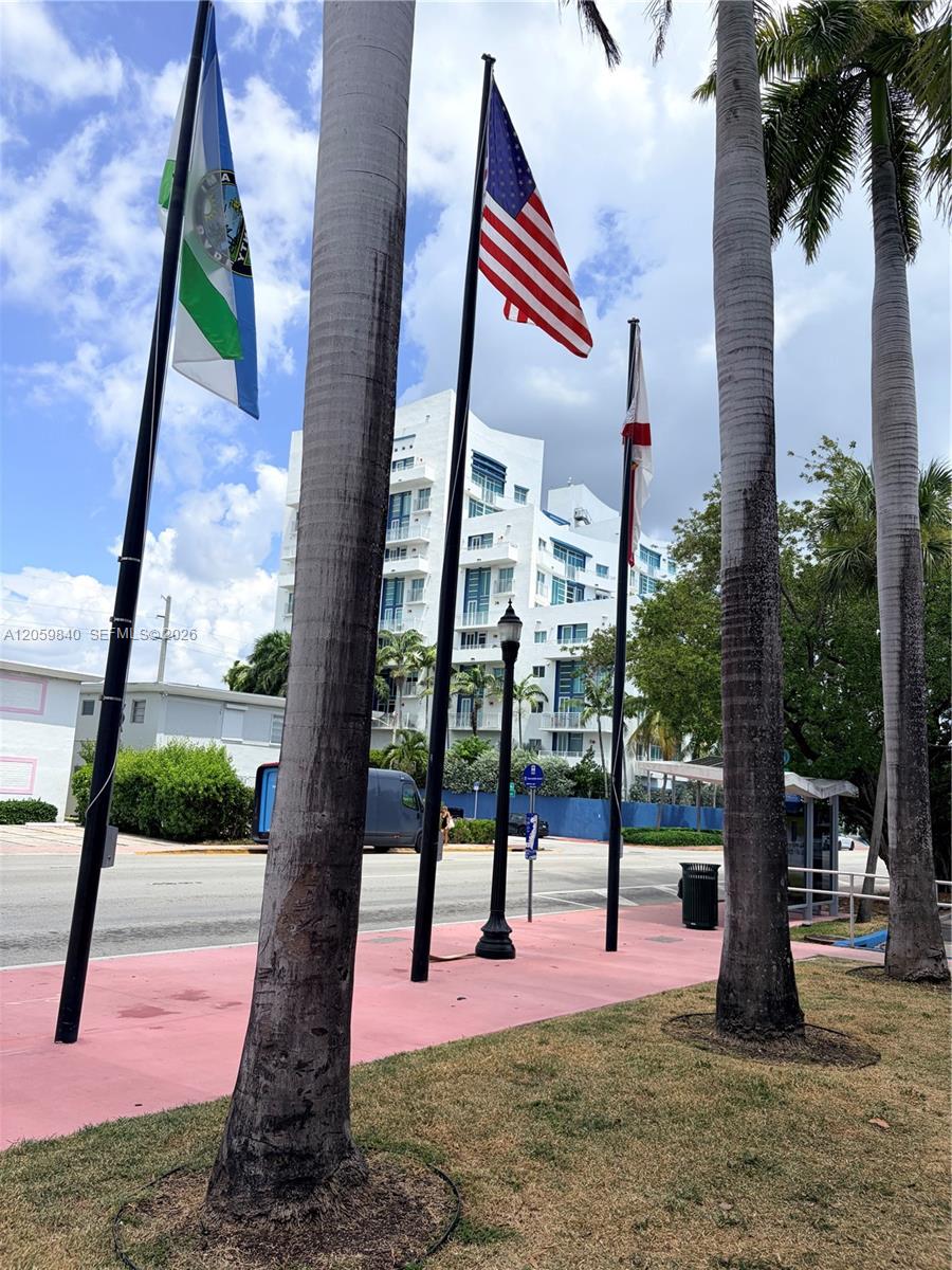 7600 Collins Ave # 1008