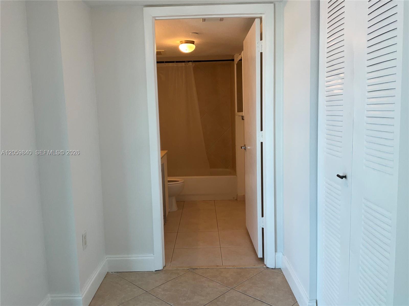 7600 Collins Ave # 1008