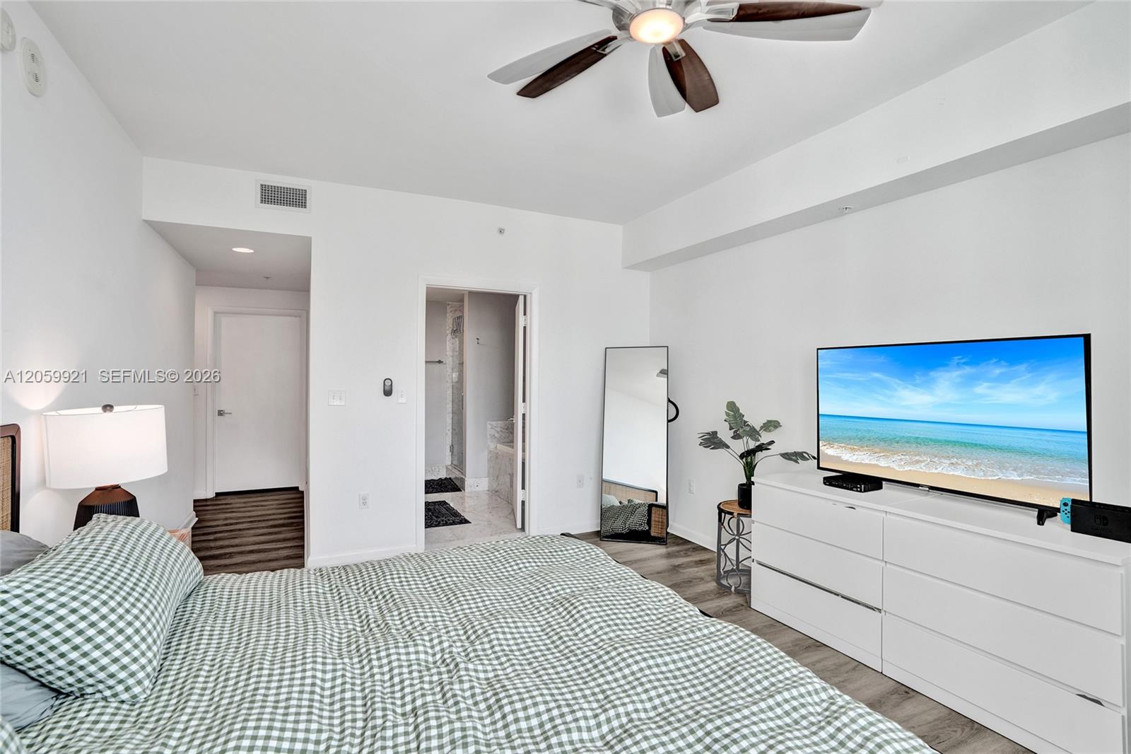 244 Biscayne Blvd # 3409