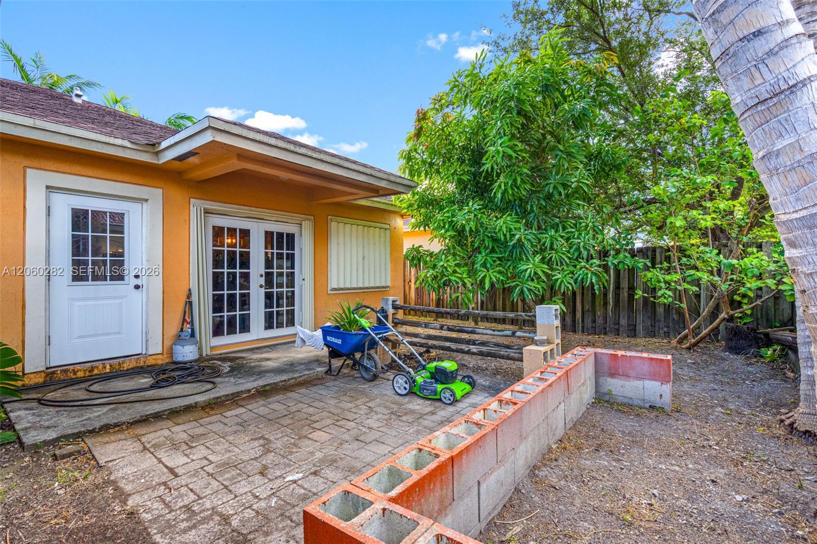 1523 SW 2nd Ct