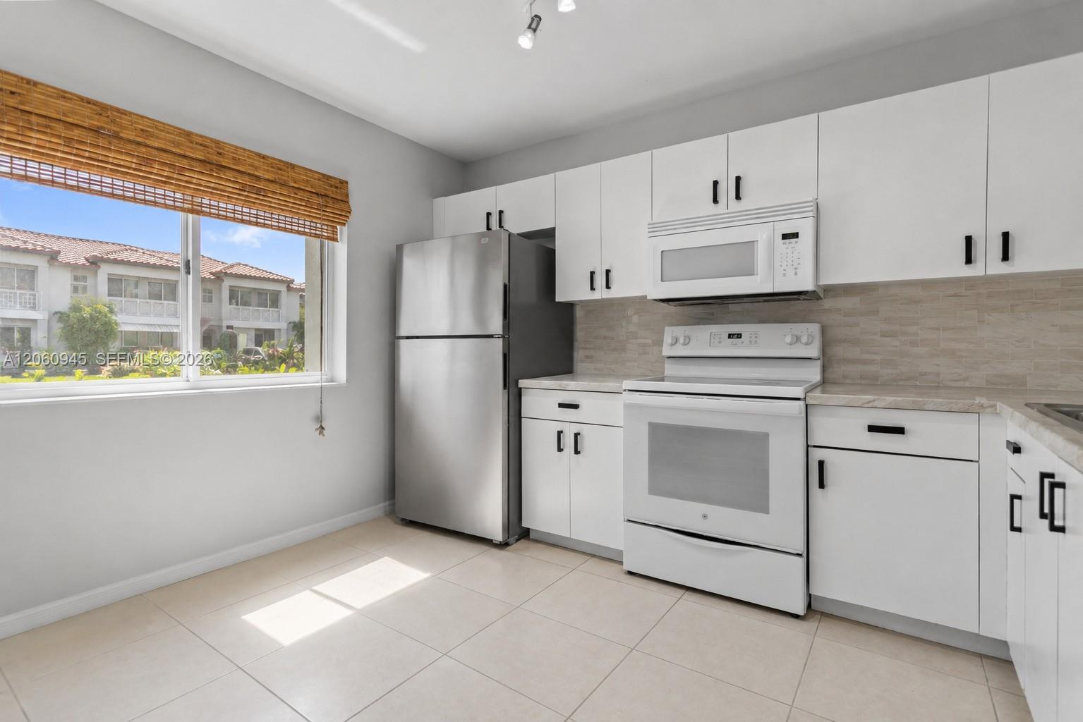 634 NW 208th Dr
