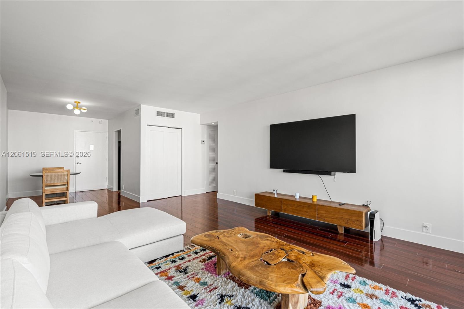 1000 West Ave # 609