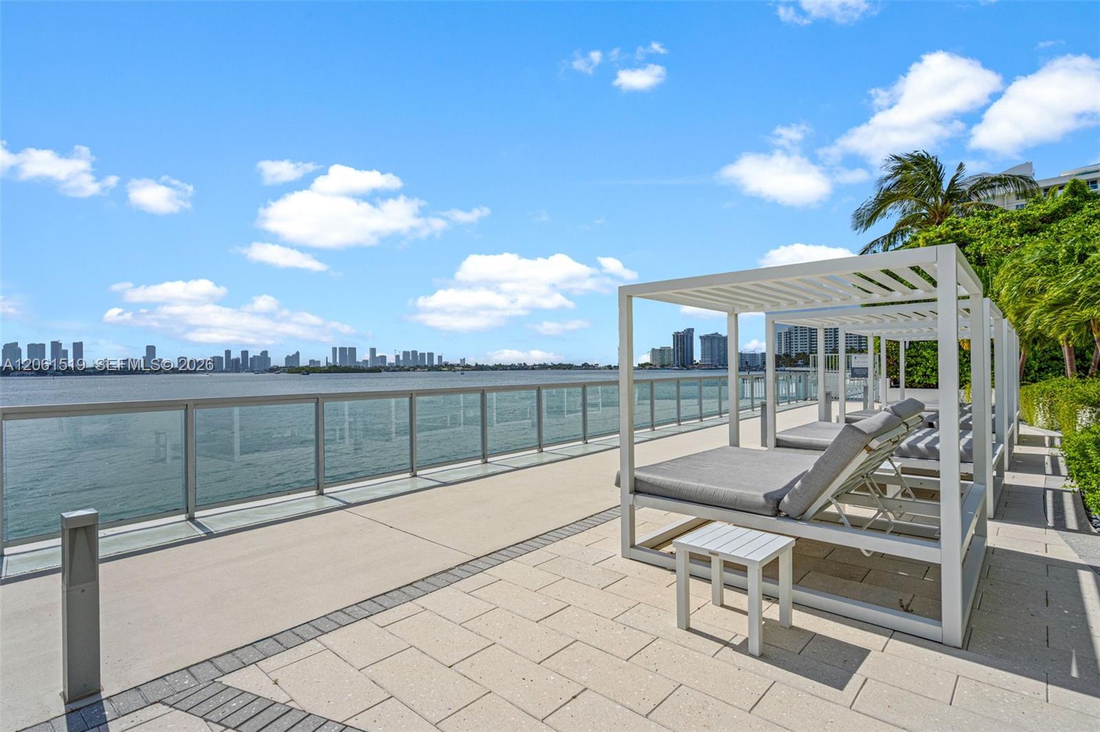 1000 West Ave # 609
