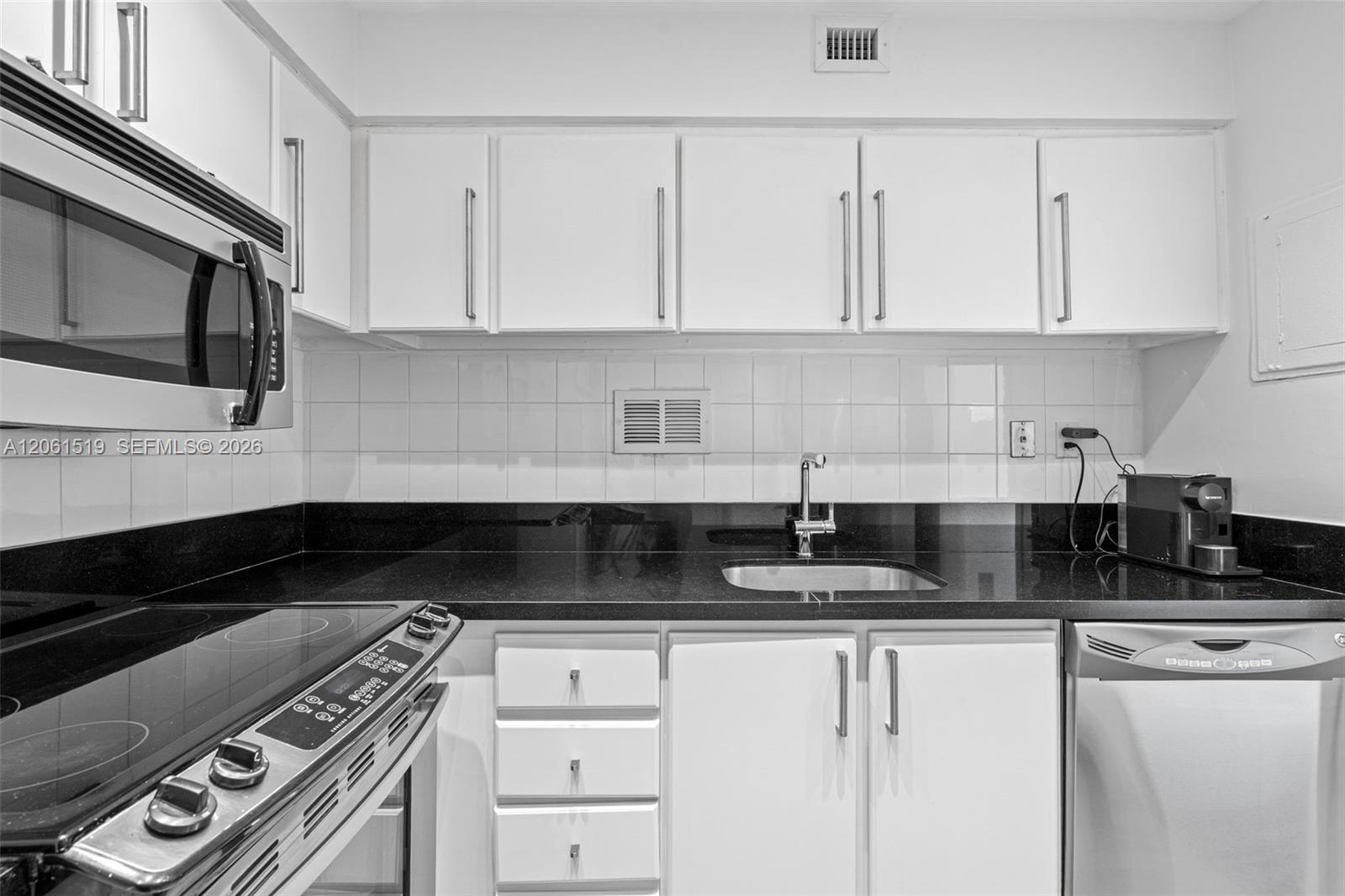 1000 West Ave # 609