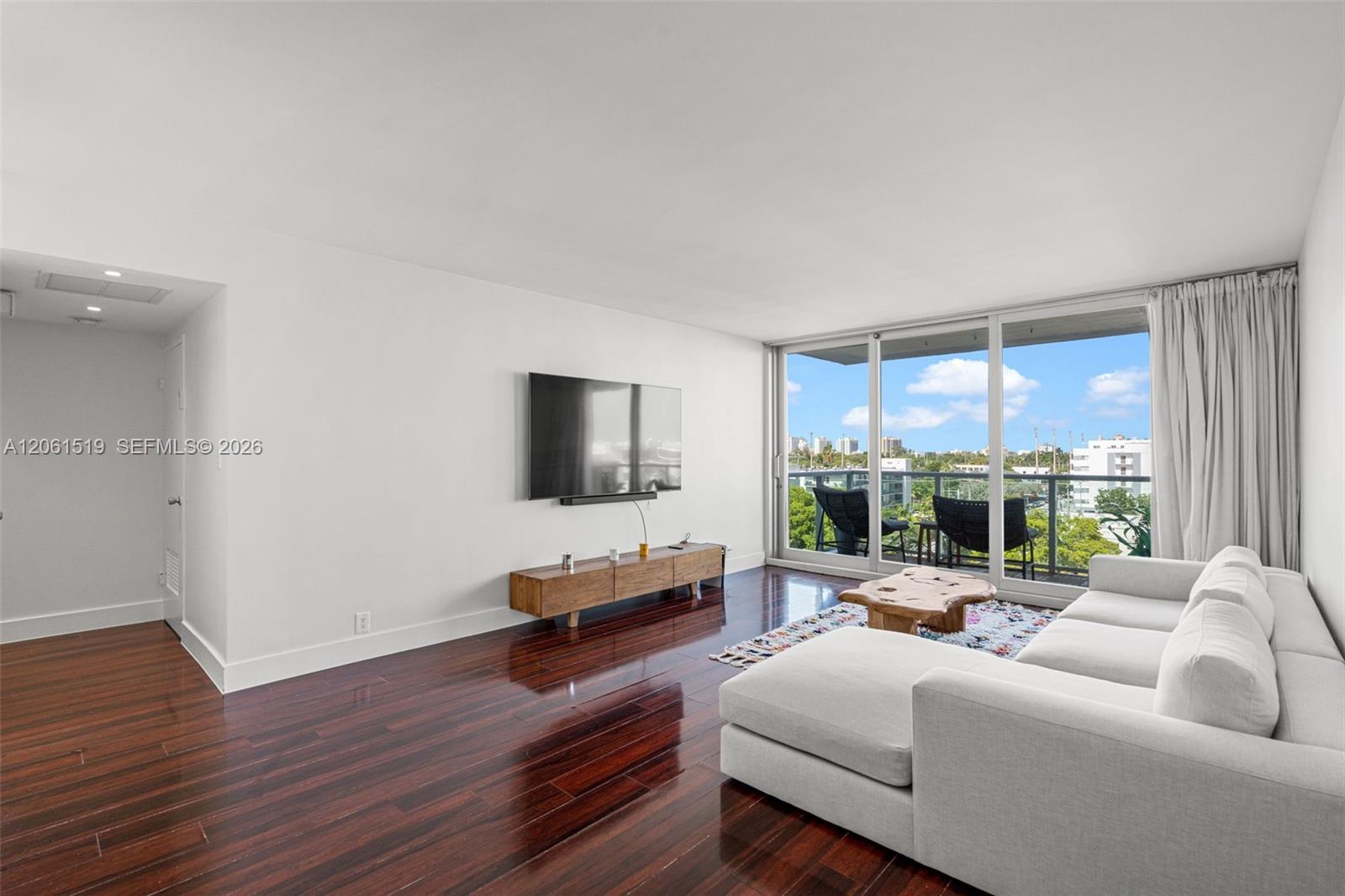 1000 West Ave # 609