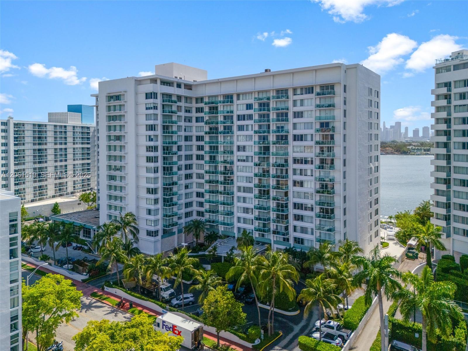1000 West Ave # 609
