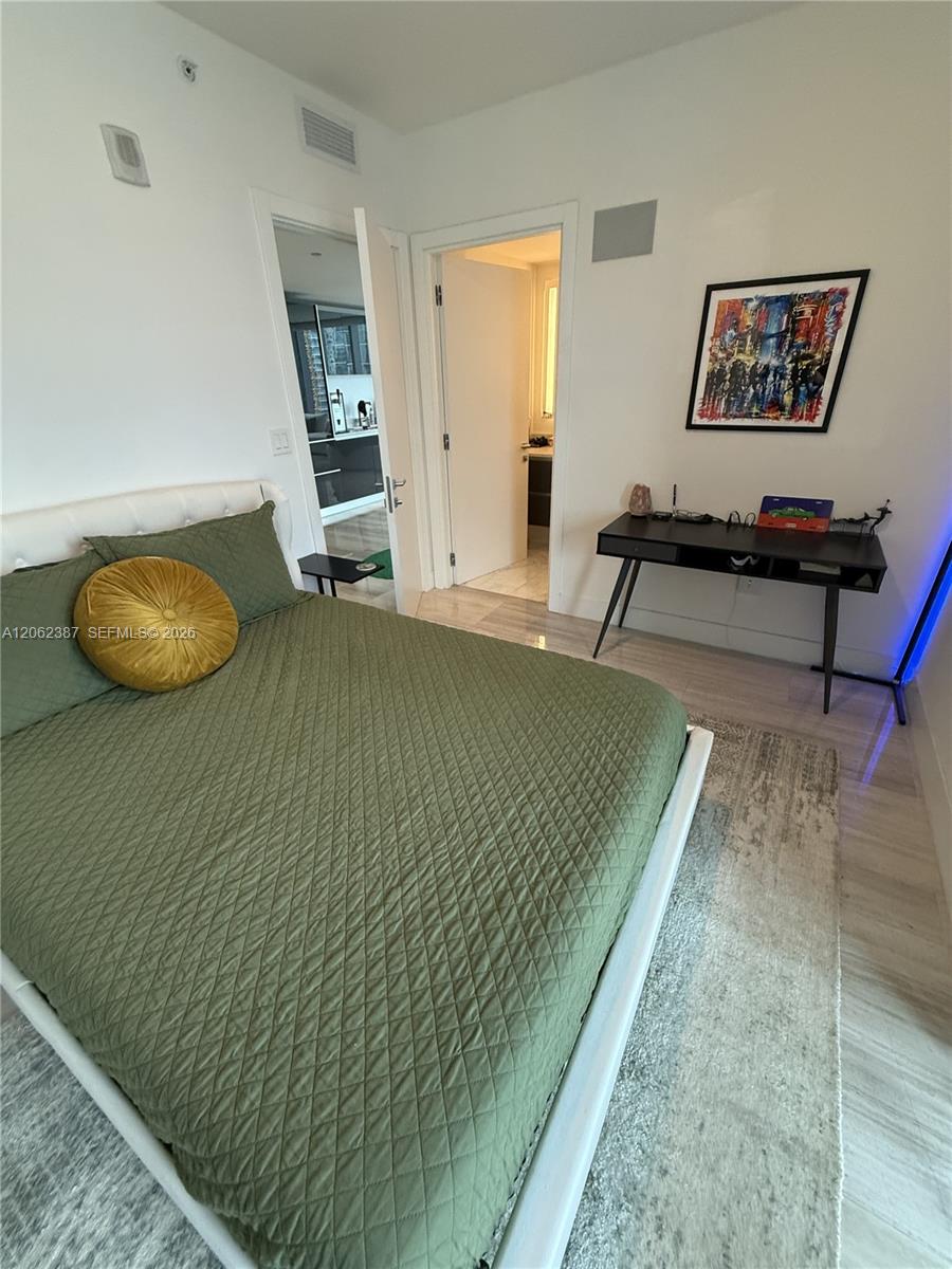 1451 Brickell Ave # 2506