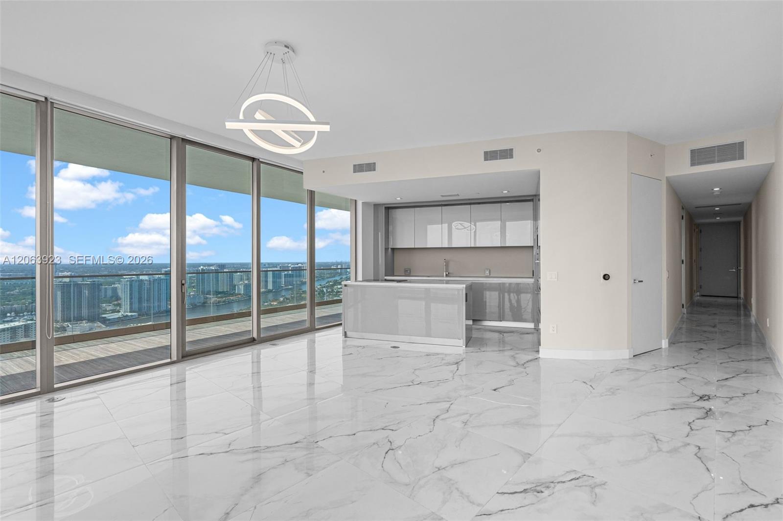 18975 Collins Ave # 3605