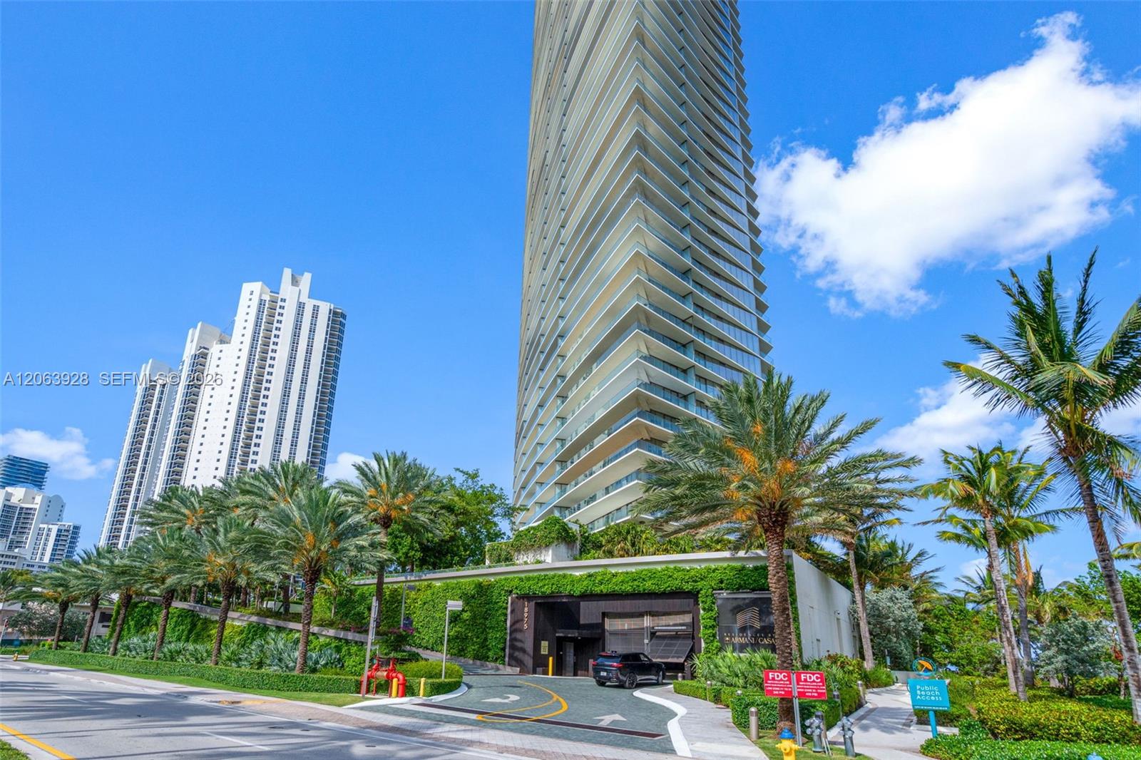 18975 Collins Ave # 3605