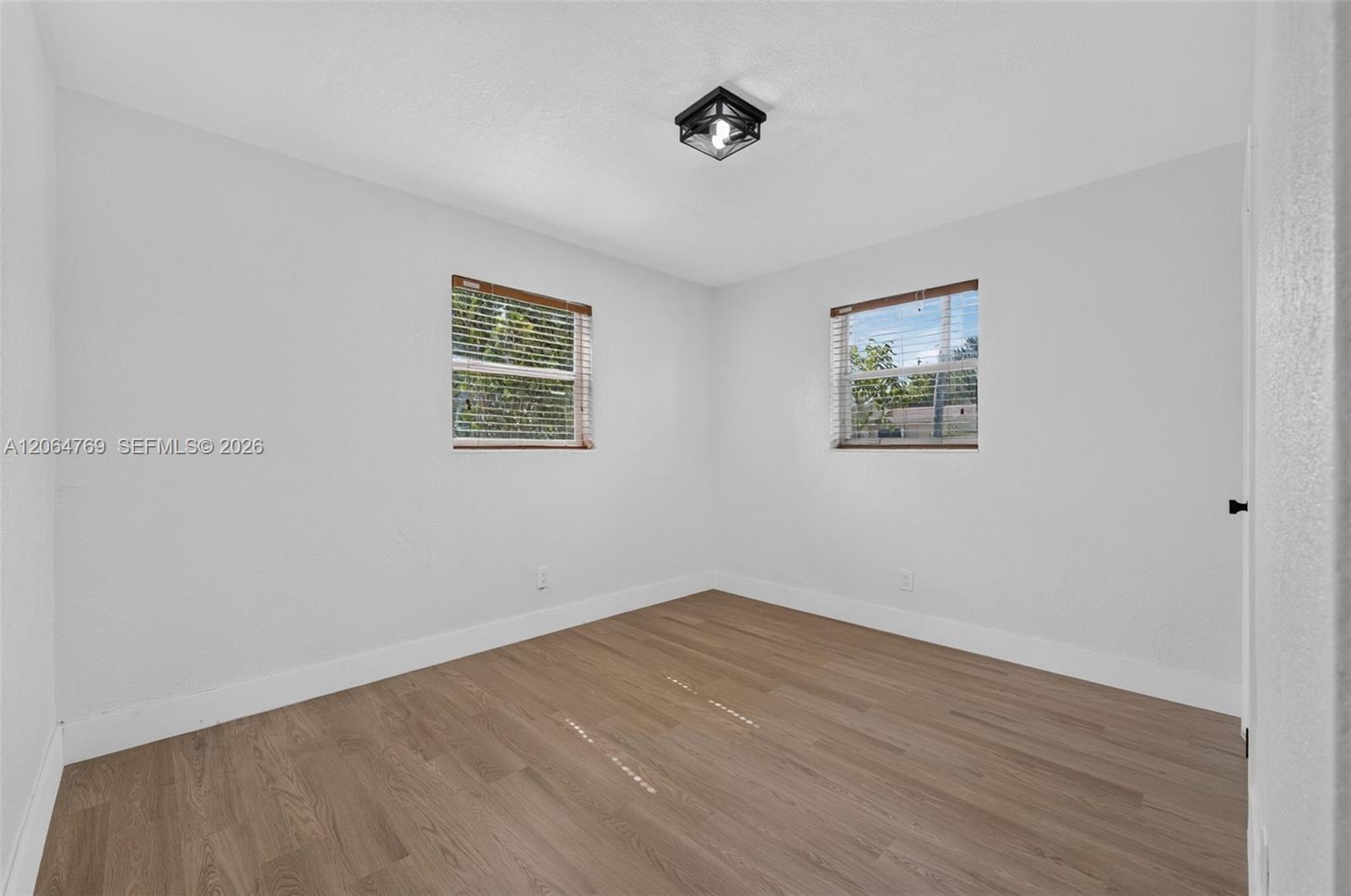 1583 NE 152nd St