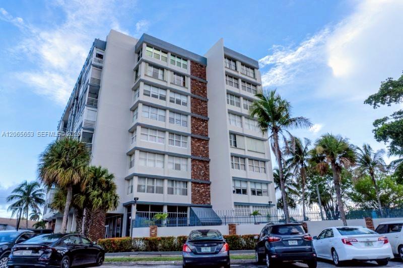 16850 S Glades Dr # 5C