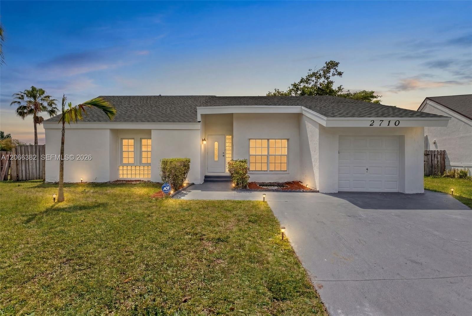2710 Azalea Ave