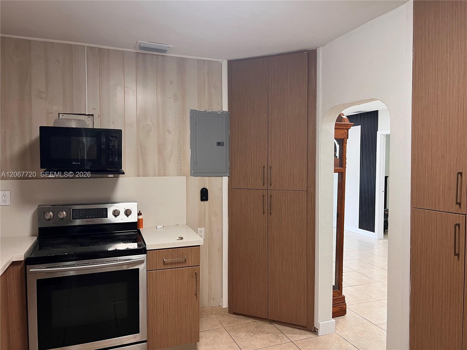 1318 NW 34th St