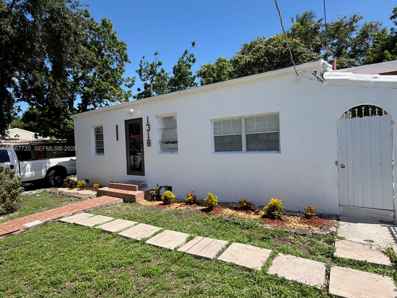 1318 NW 34th St