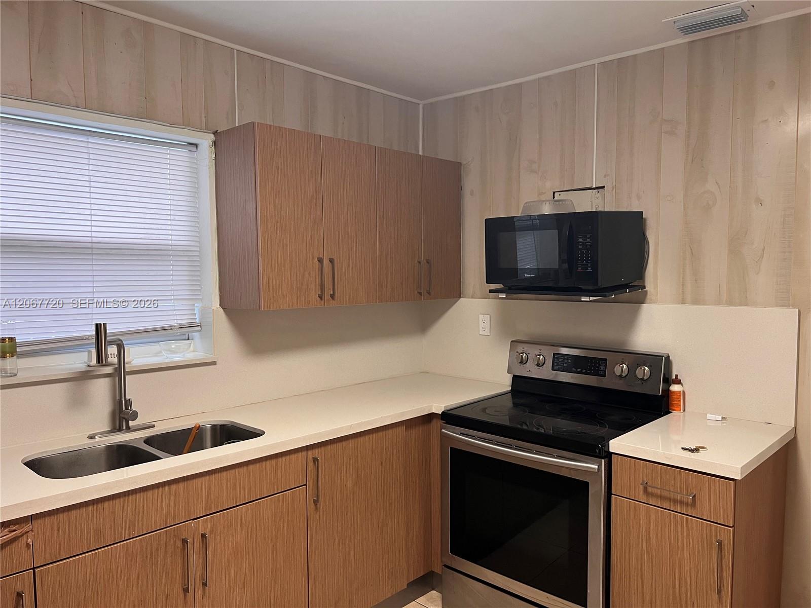 1318 NW 34th St