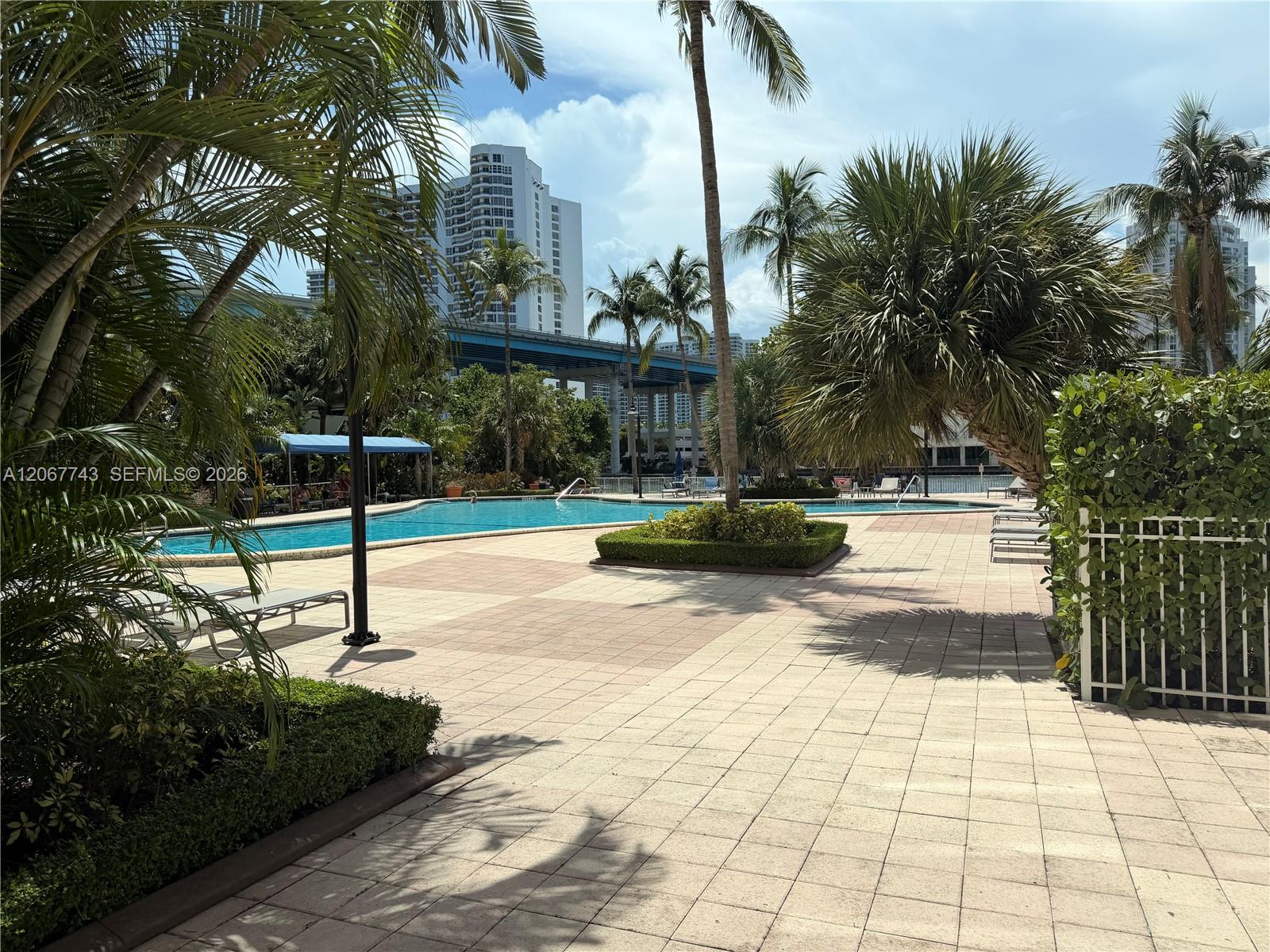 19390 Collins Ave # 509