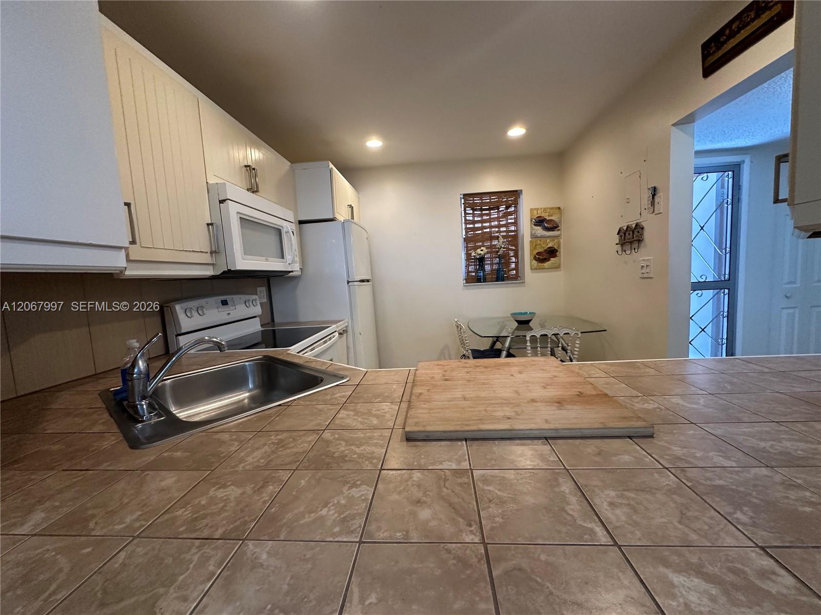 410 SE 2nd St # 115